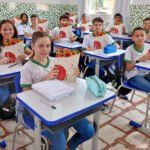 Foto 2 Estudantes Da Escola Presbiteriana De Colinas Recebem Os Livros