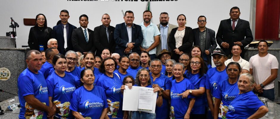 Idoso Em Movimento