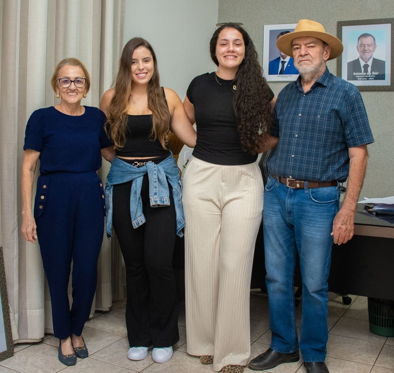 Prefeitura de Augustinópolis apoia estudantes de Medicina selecionados para estágio na USP