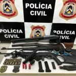 As investigações continuam com o objetivo de esclarecer as circunstâncias e a motivação do crime