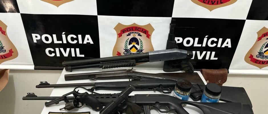 As investigações continuam com o objetivo de esclarecer as circunstâncias e a motivação do crime