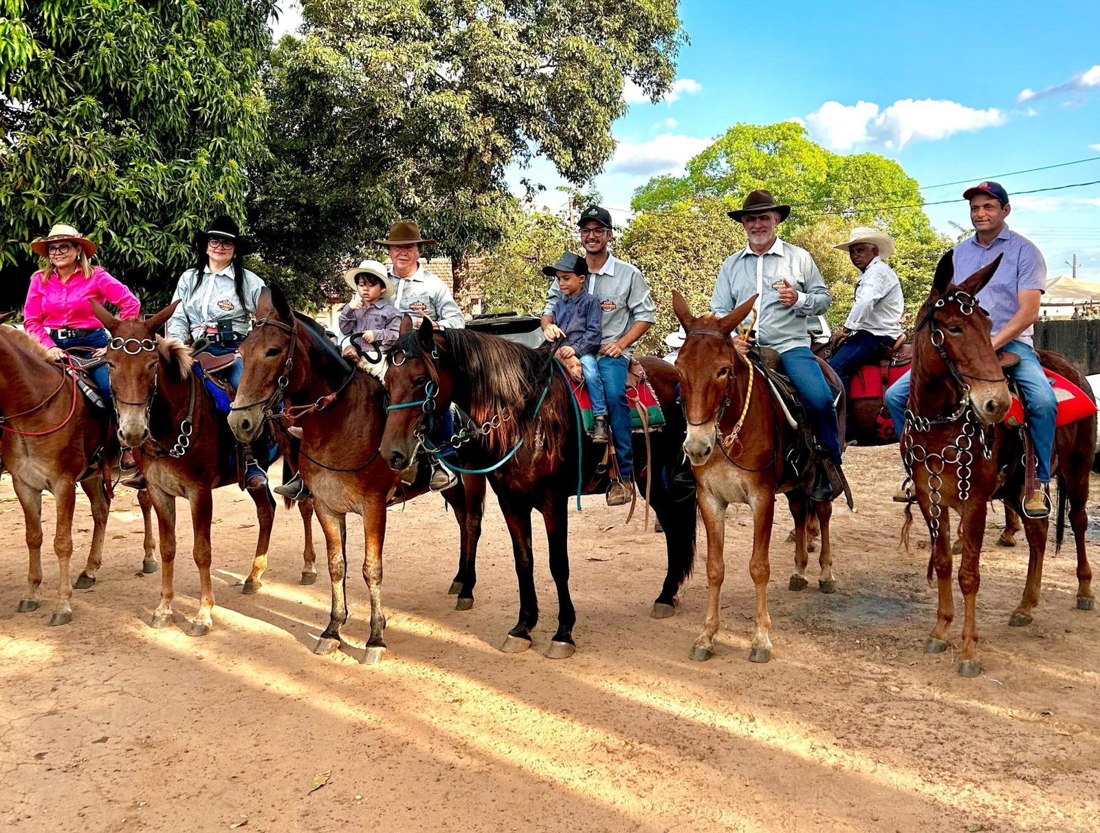 Amélio Cayres prestigia aniversários de Marianópolis, Oliveira de Fátima e Cavalgada em Miranorte