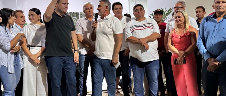 Deputados em evento em wanderlândia foto amanda germiniani