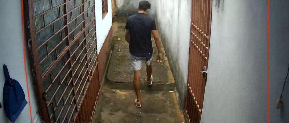 Suspeito flagrado por cameras de seguranca no momento de um dos furtos. 1200x667.jpeg