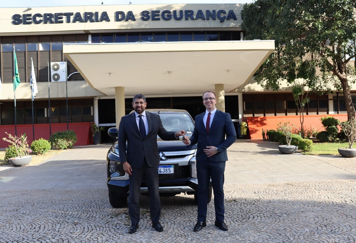 Segurança Pública entrega nova viatura a 12ª Delegacia de Polícia Civil de Augustinópolis