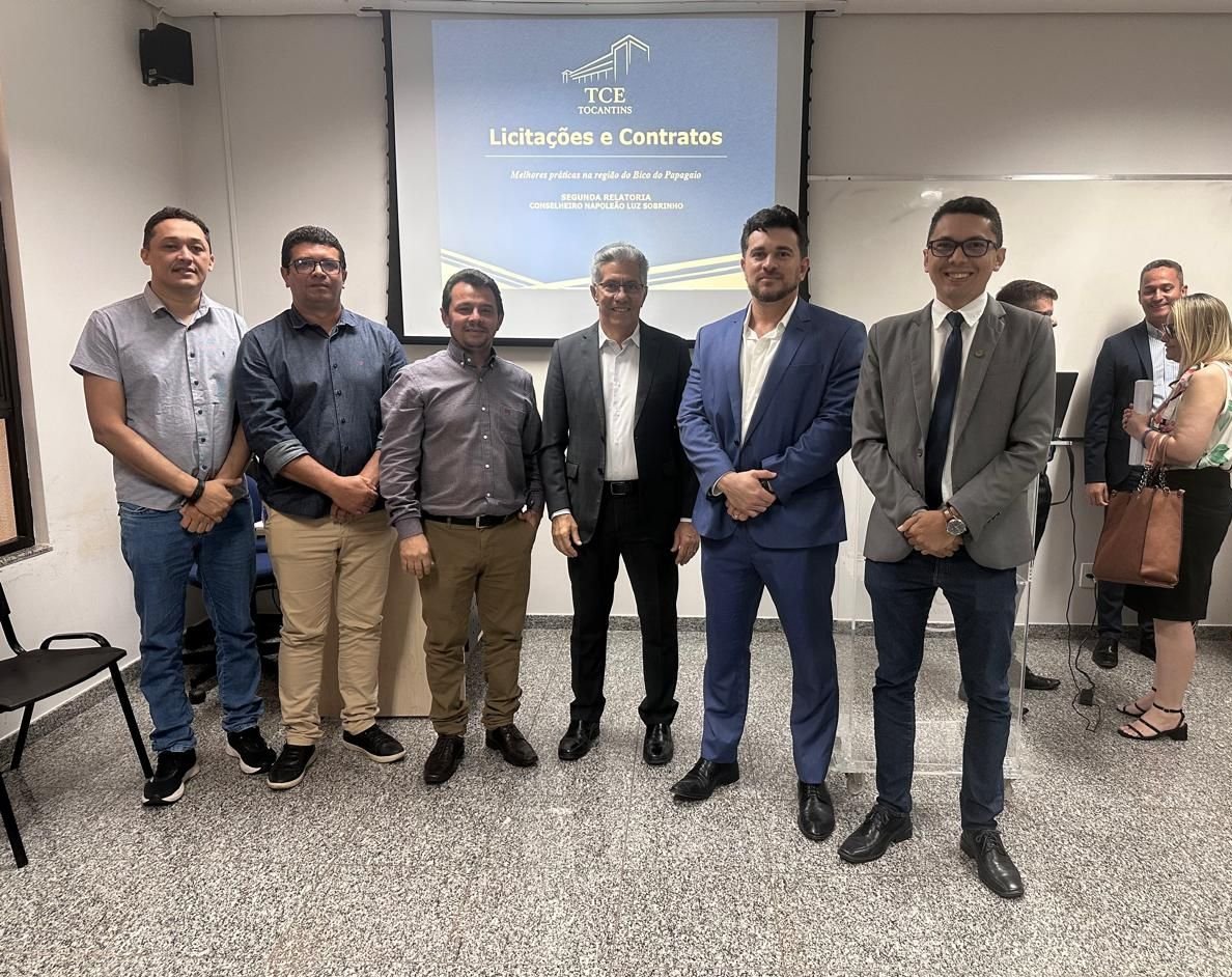 Prefeitura de Augustinópolis participa de reunião técnica sobre Licitações e Contratos promovida pelo TCE/TO