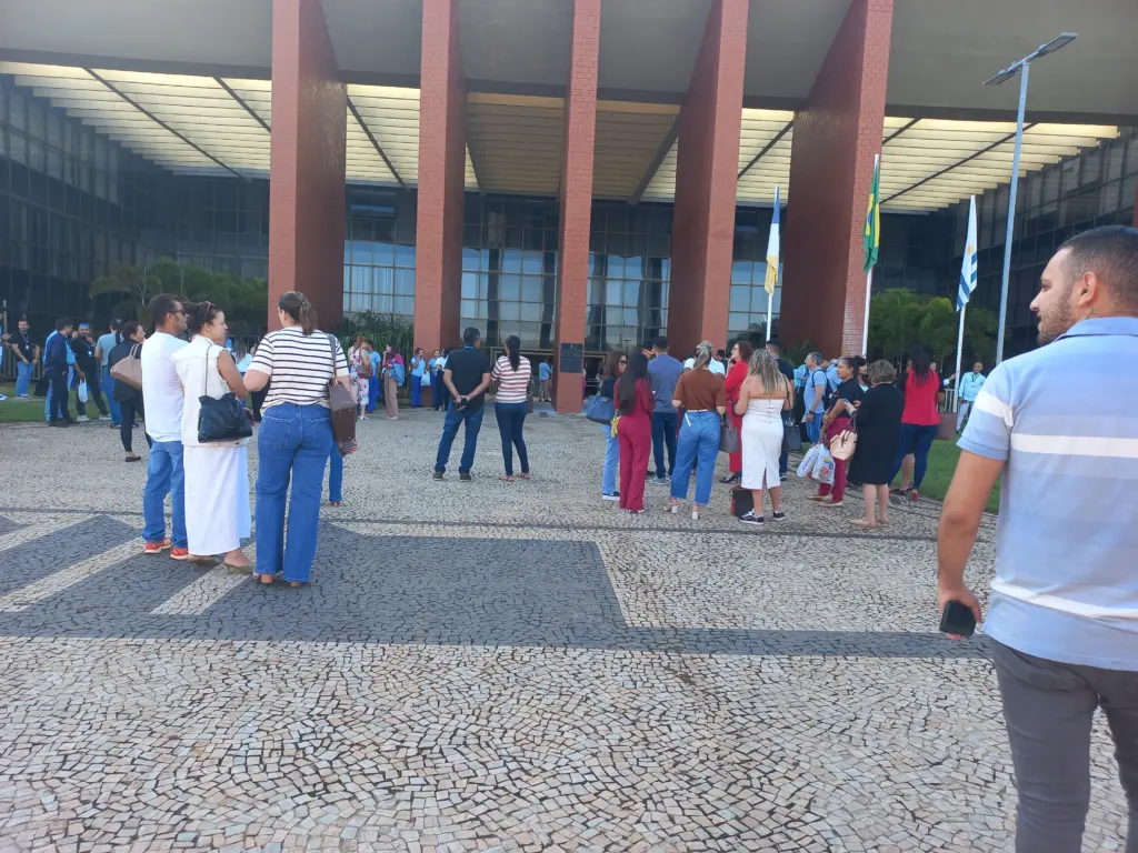 Assembleia Legislativa suspende atividades por princípio de incêndio