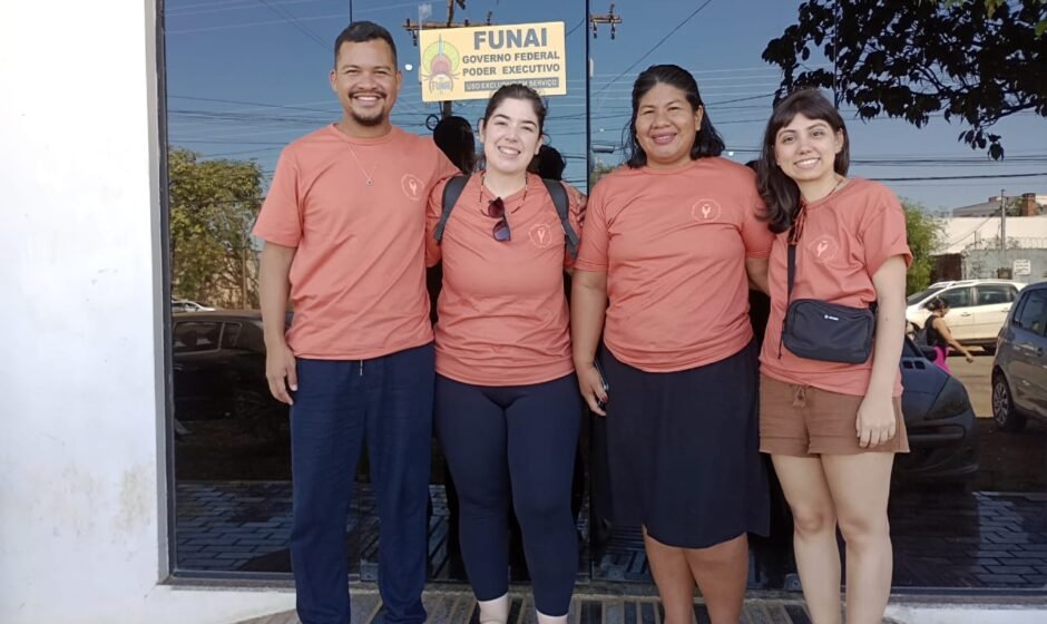 Foto 3 parte da equipe do projeto de fortalecimento e revitalização da cultura inỹribè