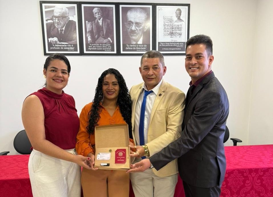 OAB de Augustinópolis realiza sessão solene com entrega de carteira à Dra. Daniela Lima Siqueira