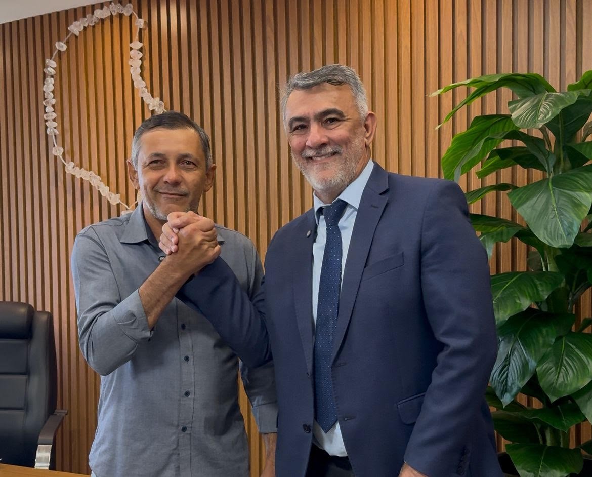 Emenda paga: deputado Amélio garante R$ 200 mil para aquisição de ambulância em Piraquê
