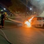 Equipe do corpo de bombeiros militar realiza o combate as chamas em veiculo leve na 504 sul em palmas. foto divulgacao cbmto file download.jpeg