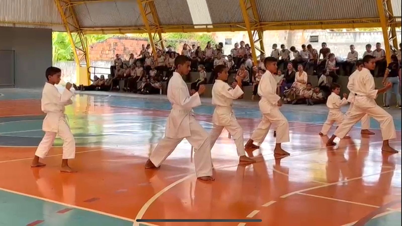 Associação de Karatê Punho de Aço realiza exame de faixa com alunos do Colégio Militar La Salle de Augustinópolis e comunidade