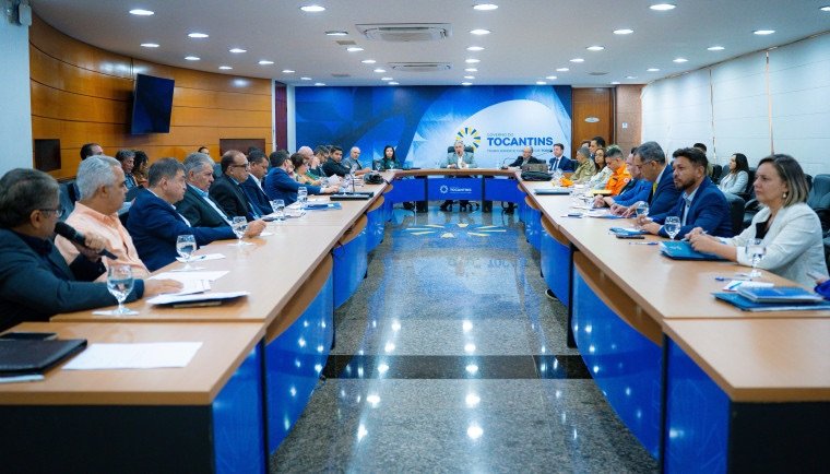 Laurez determina corte bilionário em despesas e quer relatórios mensais de cada secretaria