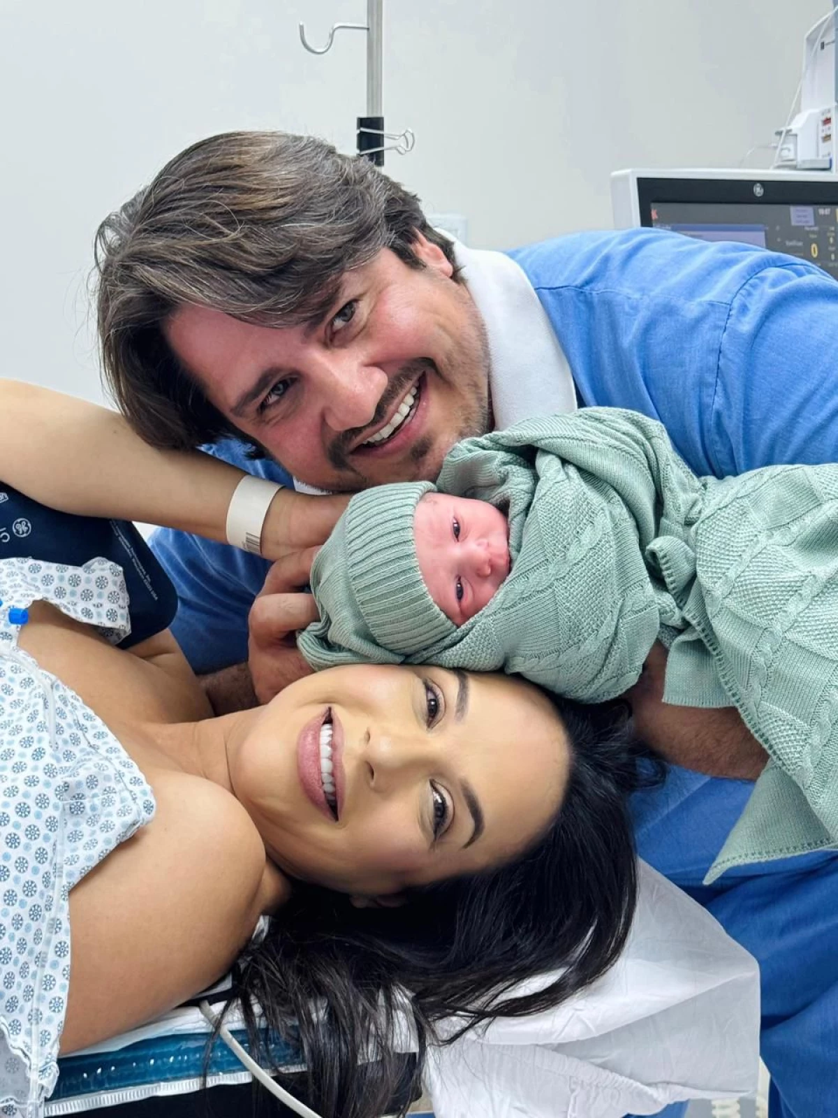 Deputado Eduardo Fortes e Kátia Chaves celebram a chegada do filho, Eduardo Chaves Malheiro Fortes
