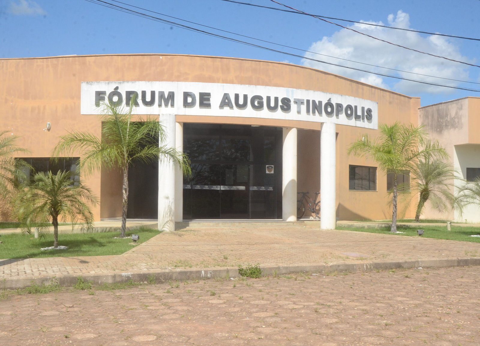 Mulher é indenizada em R$ 5 mil após ter cartão clonado e usado em mais de 50 compras