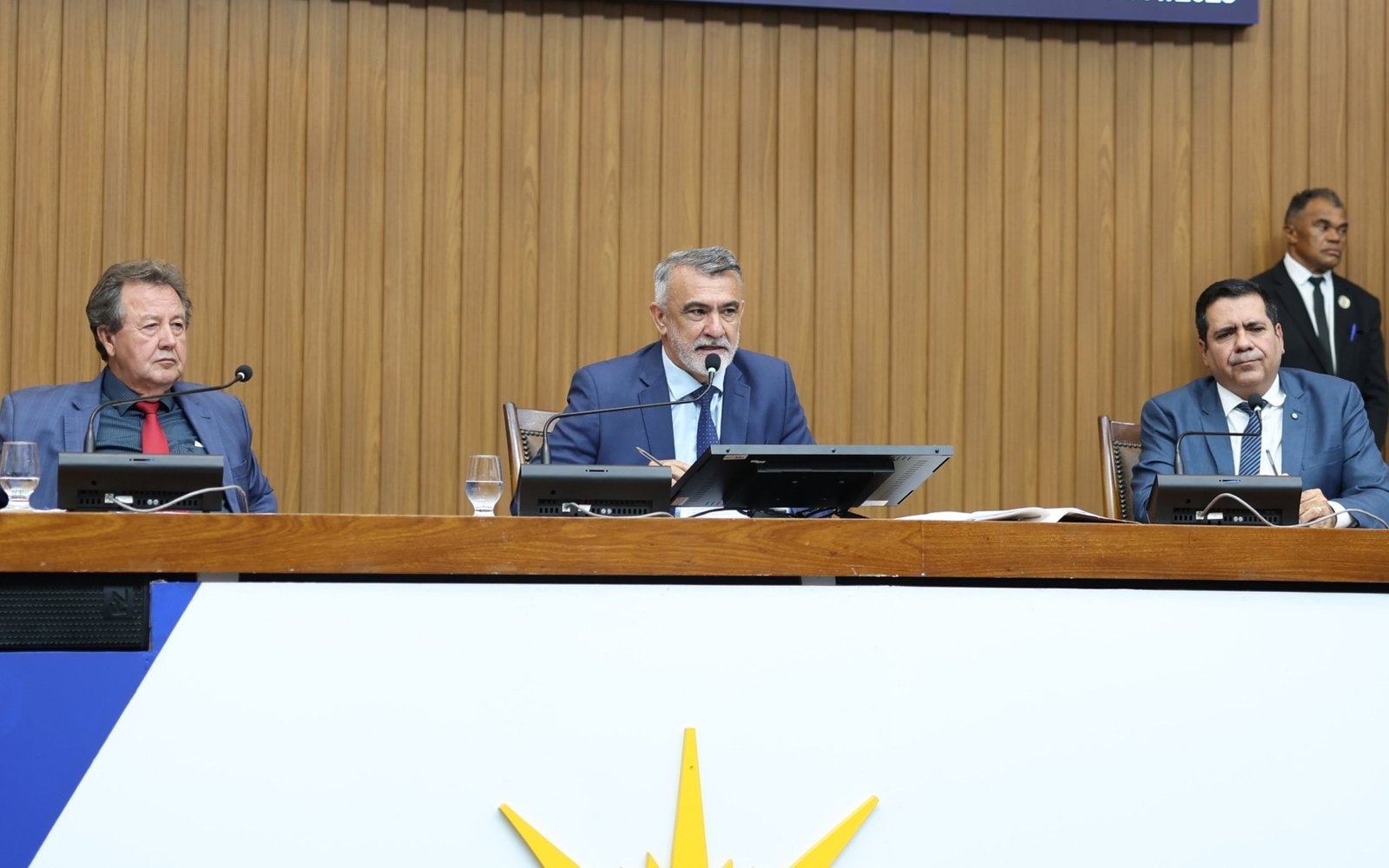 Parlamentares aprovam LDO com 136 emendas