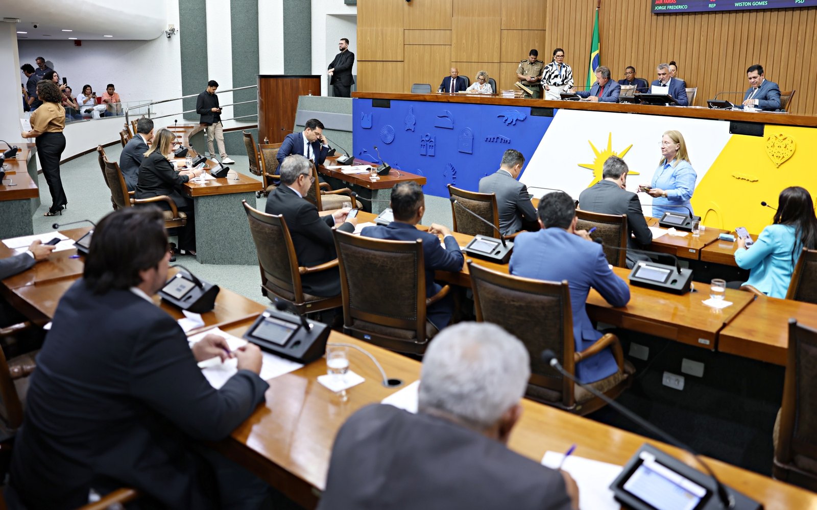 Assembleia isenta carros elétricos de IPVA