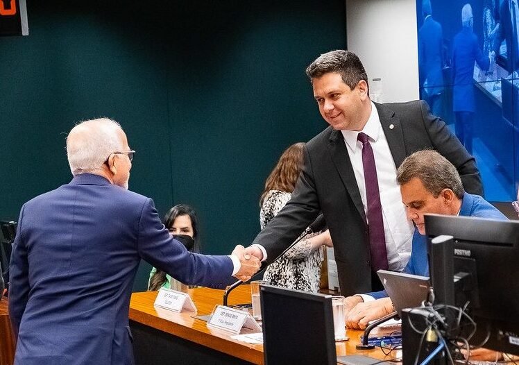 Em pouco mais de 100 dias de mandato, Tiago Dimas mostra articulação política e retoma protagonismo na Câmara