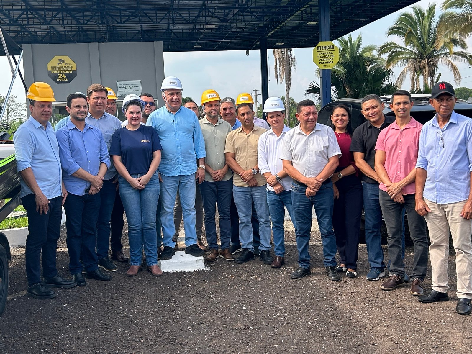 PRAIA NORTE: Ho-che-min recebe Governador Laurez Moreira em visita ao Ecoporto e à obra do Hospital Municipal