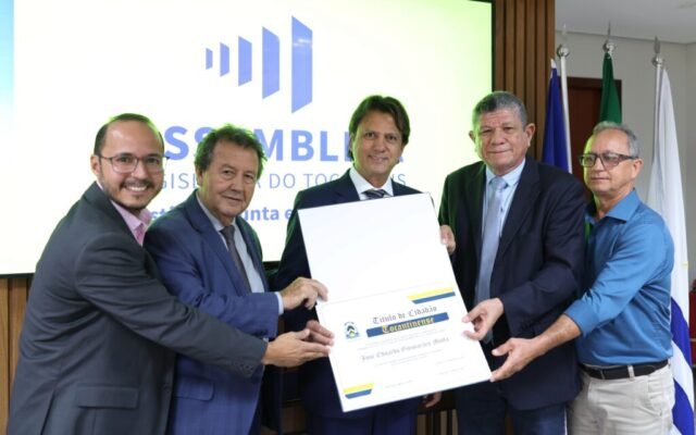 Entrega Título de Cidadão – foto Koró Rocha (7)